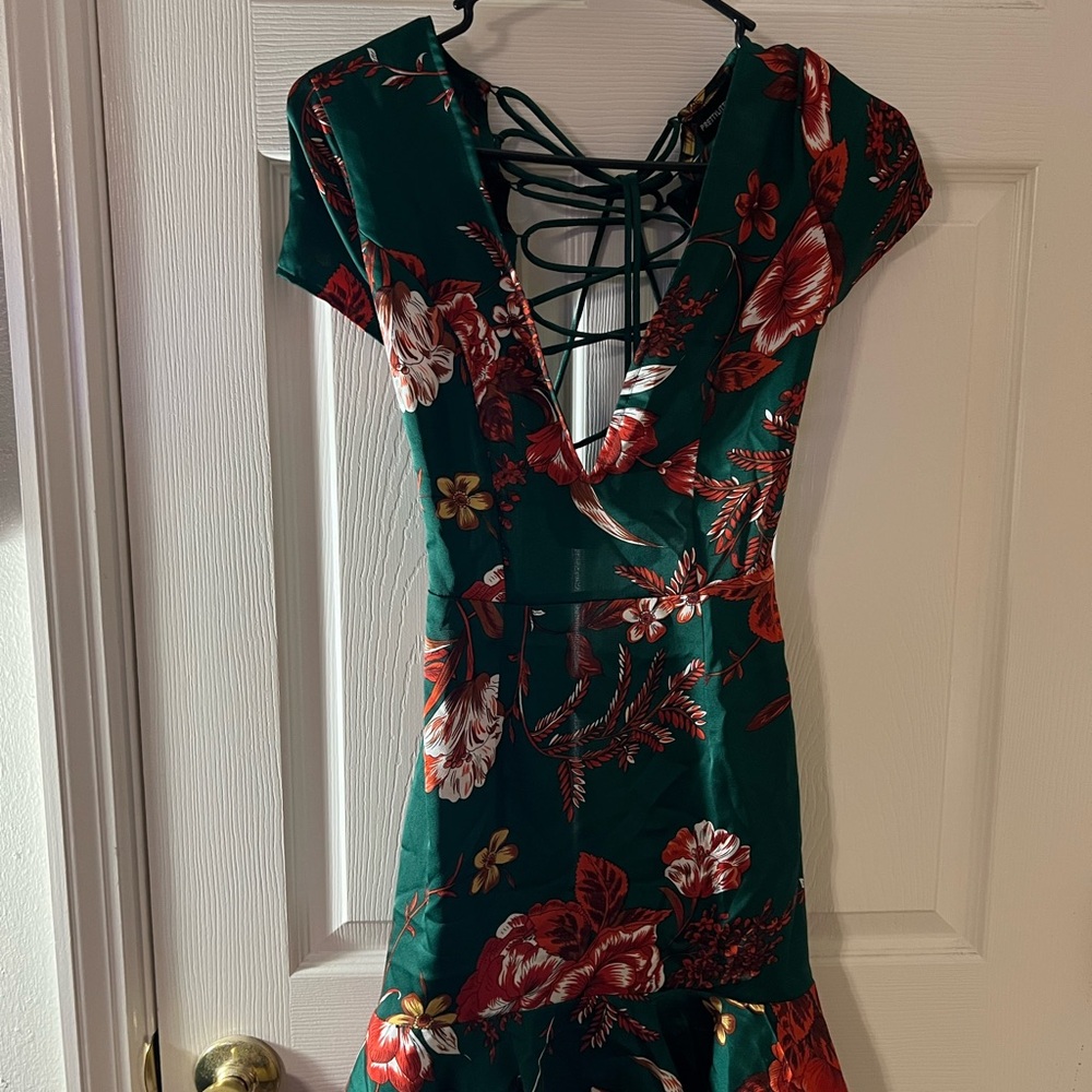 PrettyLittleThing Dark Green and Red Floral Backless Dress